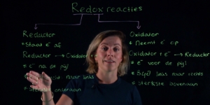 Het verschil tussen de reductor en de oxidator